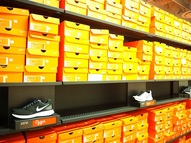 nike outlet woodbury commons